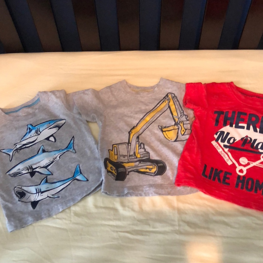 🚫SOLD.  Carters short sleeve tops